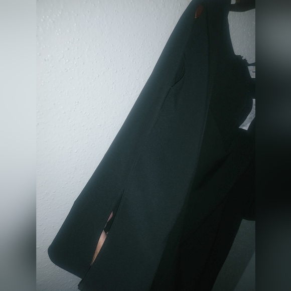 Ashley Graham Beyond 22W Basic Black V-Neck Slit Sleeve Dress New Funeral - Picture 4 of 15